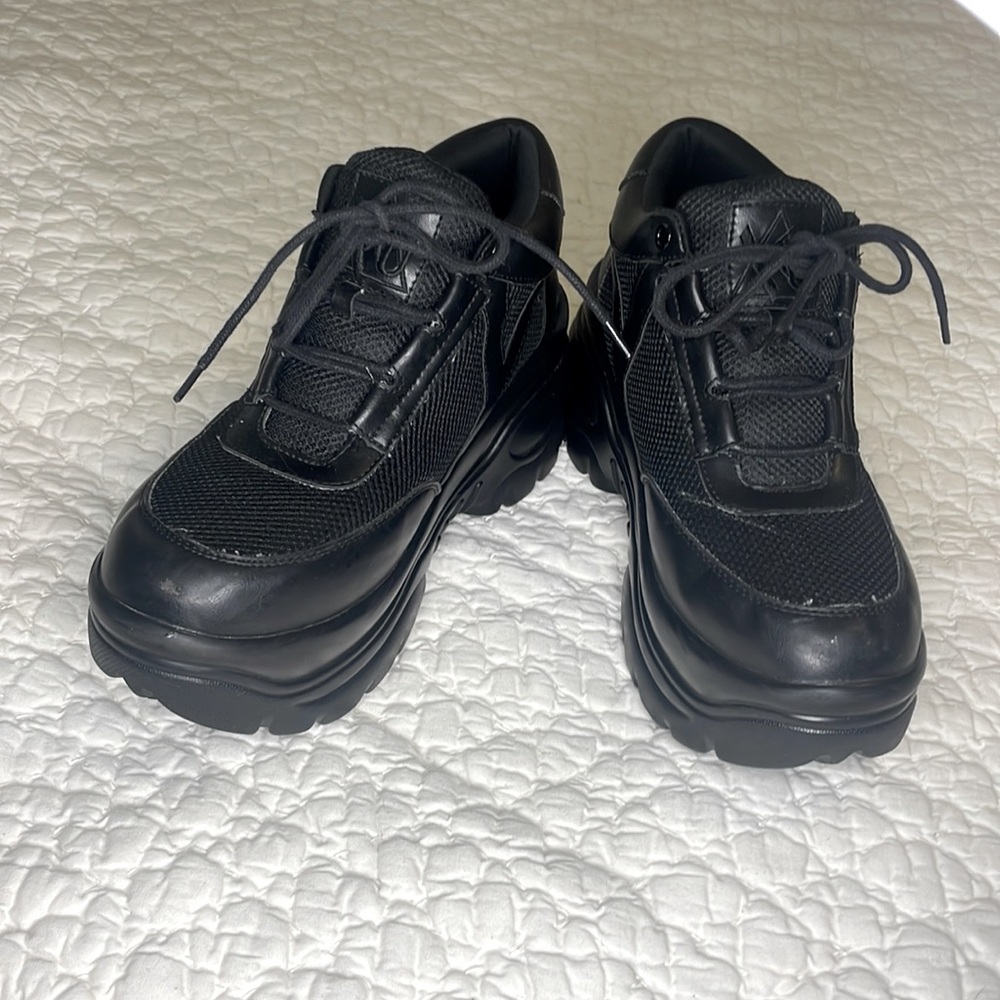 YRU platform shoes Matrixx Black sz 10/8/40